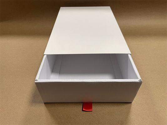 Scatole di cartone bianco leggero per la conservazione